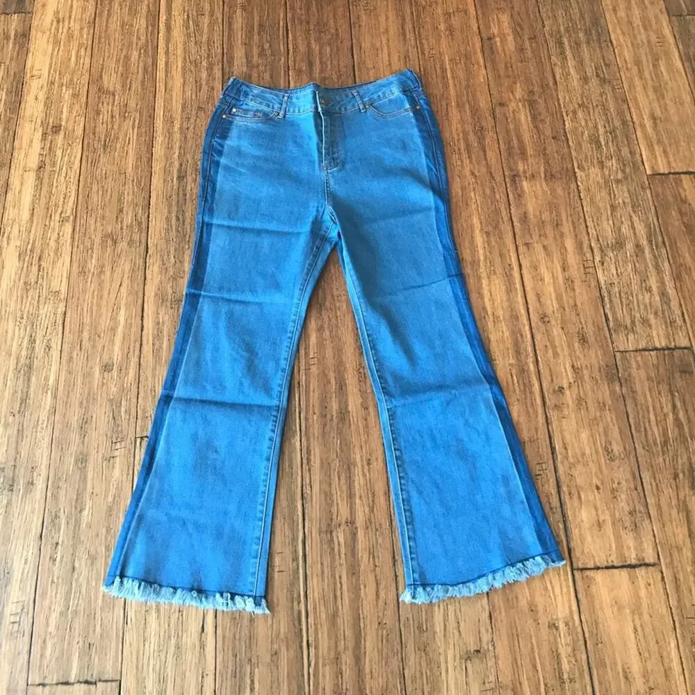 Light Wash Cropped Flare Jeans Raw Frayed Hem Button Fly Denim Size 31_5